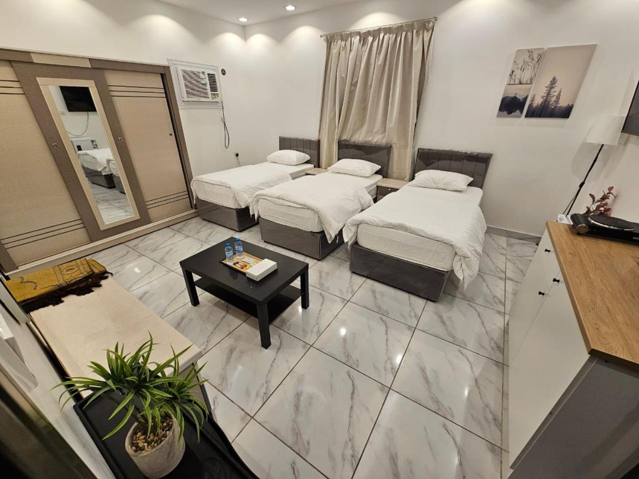 Comfortable & Big Family Apartments 10Mins Drive To Al-Masjid -Nabawi - Nozol Noor 2 Medina Exteriör bild