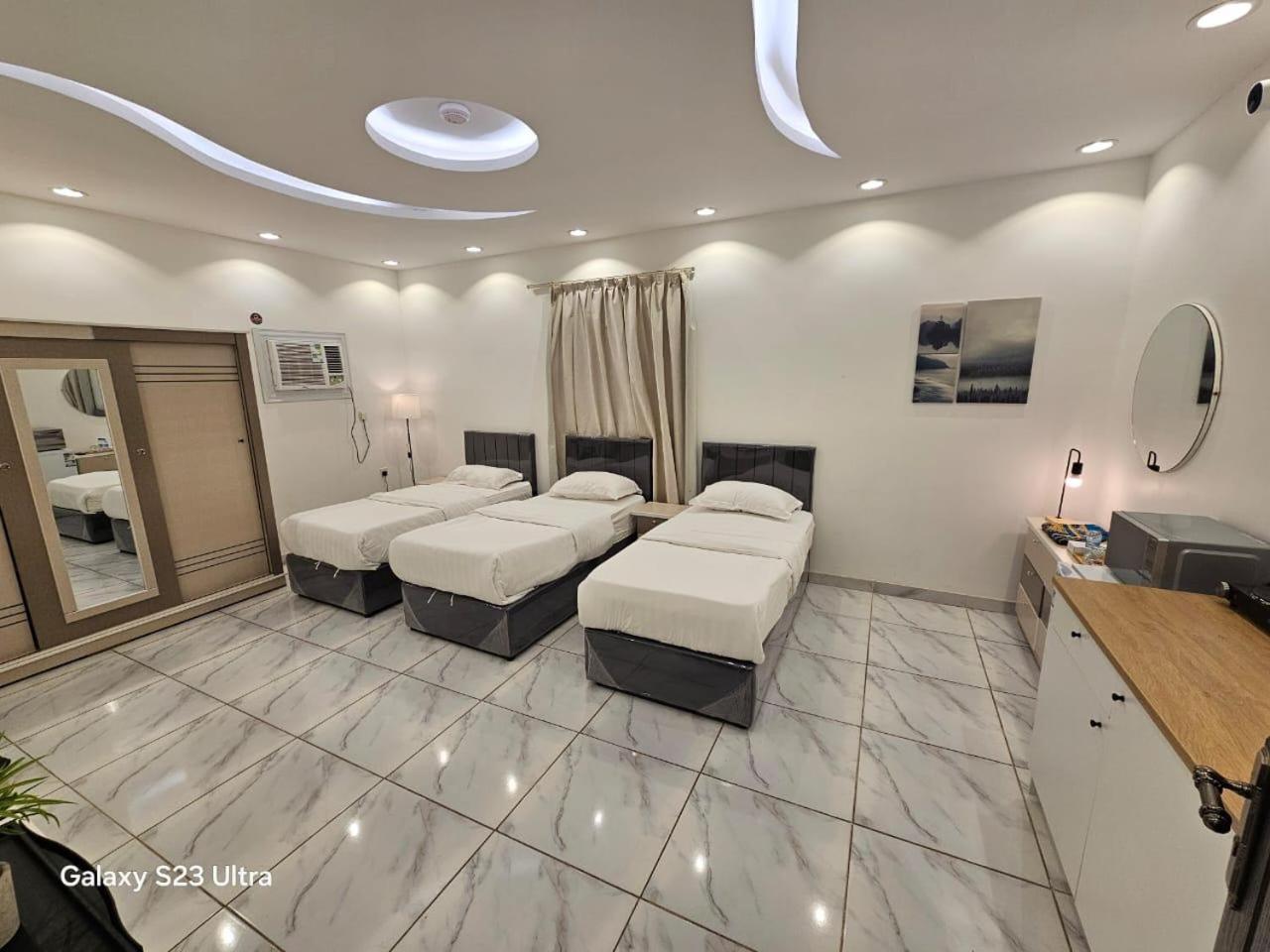 Comfortable & Big Family Apartments 10Mins Drive To Al-Masjid -Nabawi - Nozol Noor 2 Medina Exteriör bild